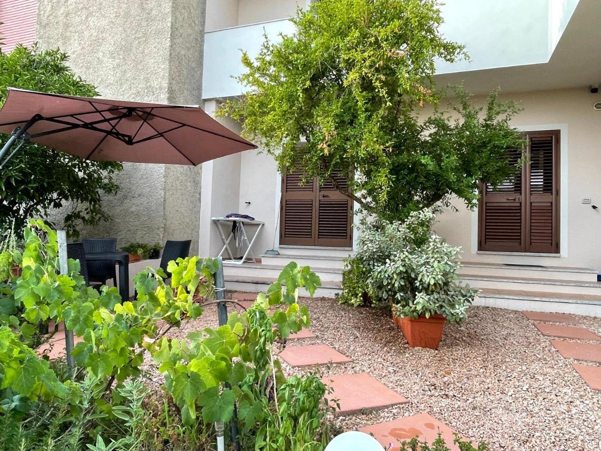 Blue House Apartment Badesi Ngoại thất bức ảnh